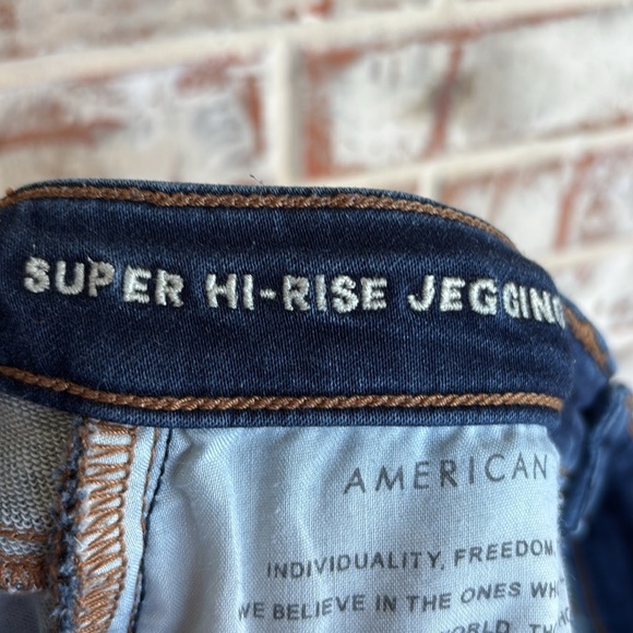 American Eagle Next Level Stretch Dark Wash
 Super High-Rise Jegging Jeans - Picture 8 of 10